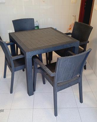 sedie e tavolo 