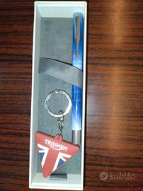 portachiavi e penna triumph