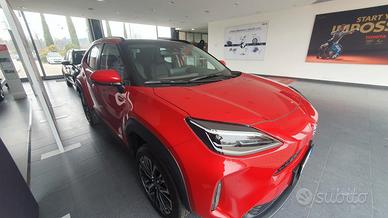 Toyota yaris cross lounge 