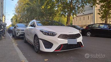 Kia ProCeed GT 1.6 204CV