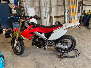 Moto Honda hm dérapage