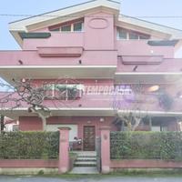 AMPIO TRILOCALE CON GIARDINO PRIVATO