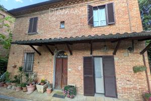Casa indipendente con giardino privato