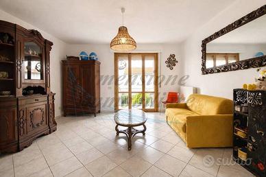 Appartamento di 95 m² con 4 locali e box auto a Ca