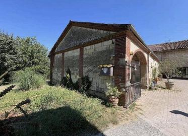 Immobile in asta di 637 m² con 5 locali a Rosignan
