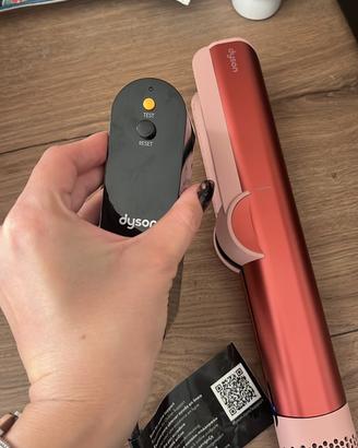 Dyson Airstrait