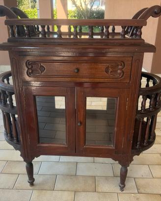 Mobiletto bar con vetrina