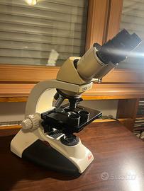 MICROSCOPIO LEICA DME CON 4 OBIETTIVI