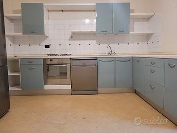 Cucina angolare + elettrodomestici classe A