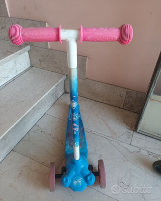Monopattino 3 ruote Disney Frozen - Come nuovo