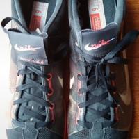 Scarpe chiodate