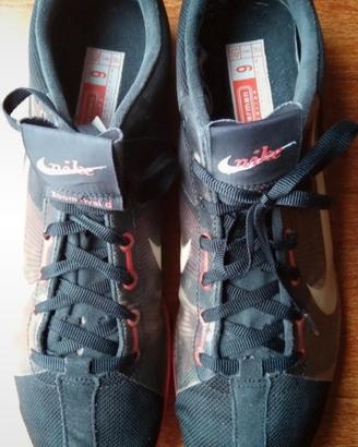 Scarpe chiodate