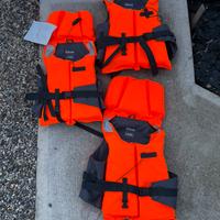 Giubbotti salvagente tre