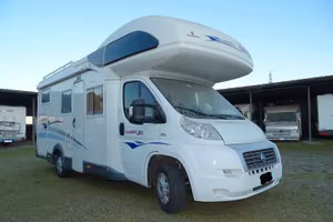 Camper mansardato Challenger Mageo 183