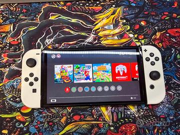 Nintendo Switch OLED completa di tutto
