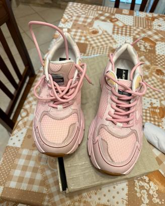 Golden goose