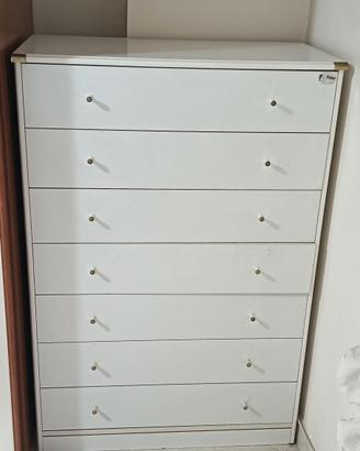 Settimino in legno di colore bianco 