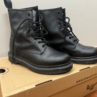 Anfibio inutilizzato Dr. Martens