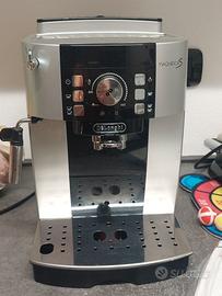 Macchina per caffè delonghi magnifica s