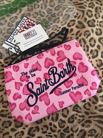 Pochette Saint Barth con fantasia di cuori rosa.