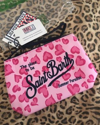 Pochette Saint Barth con fantasia di cuori rosa.