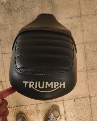 sella Triumph Street twin anno 2021