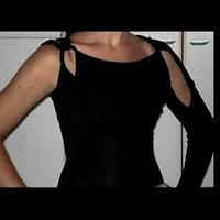 TOP *PHARD* CON INTRECCI E MANICA CON SPACCO