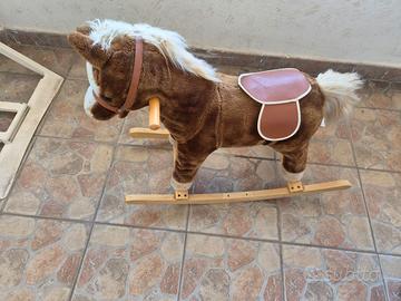 Cavallo a dondolo