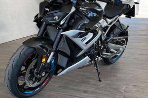 BMW M1000R competition