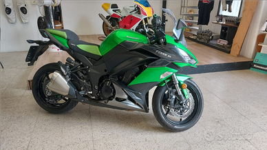 Kawasaki z1000sx 2017 con borse (permute)