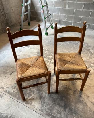 Coppia di sedie in legno e paglia