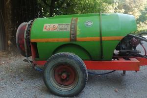 Botte atomizzatore vigneto