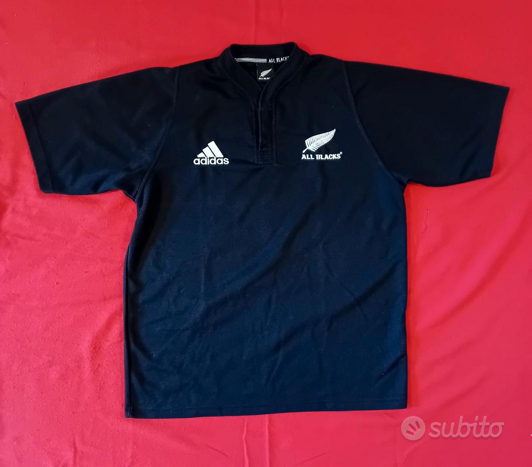 Maglia all black Sports e attrezzatura sportiva usata