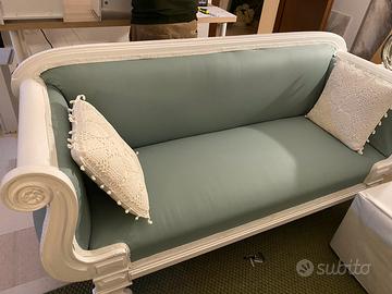 Divanetto verde salvia