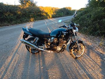 Suzuki gsx 750 