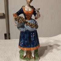 statuina di ceramica o porcellana vintage