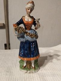 statuina di ceramica o porcellana vintage