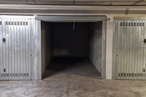 Garage nel centro commmerciale Trade Center