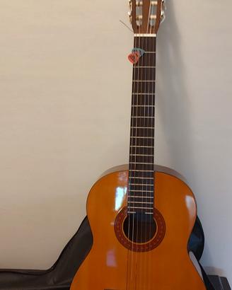 Si vende chitarra Yamaha 