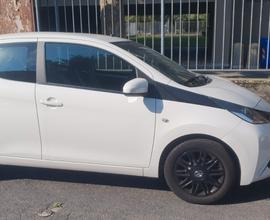 TOYOTA Aygo 2ª serie - 2015