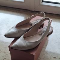 Ballerine bianche a punta aperte dietro