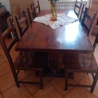 tavolo legno con 8 sedie 