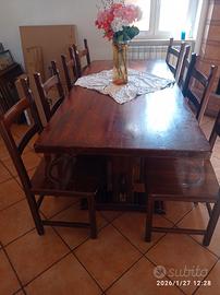 tavolo legno con 8 sedie 