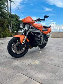 Triumph daytona 955i