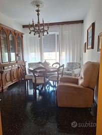 Appartamento di 5 vani, con posto auto e cantina