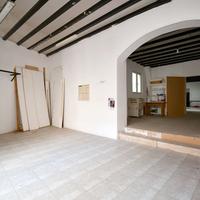 Ampi locali con cortile privato