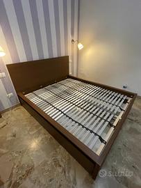 Struttura letto MALM color rovere con cassetti