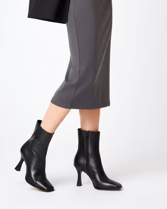Stivaletti con tacco rocchetto, in pelle, nero, 41
