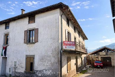 Porzione di casa da ristrutturare