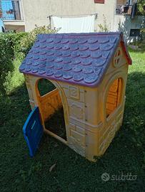 Casetta di plastica da giardino